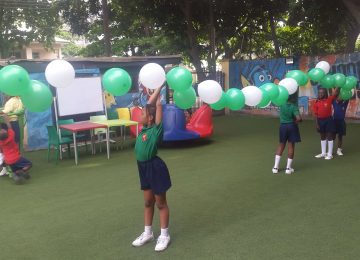 HANGING BALLOONS